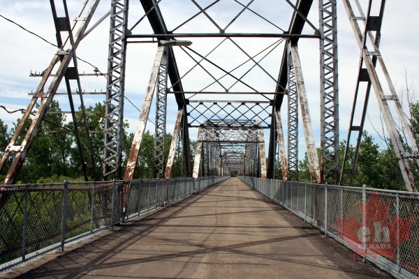 entrance-bridge20090725_310001.JPG
