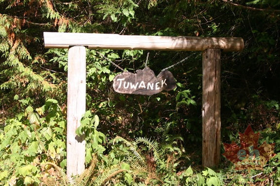 twanek_sign.jpg