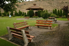 sitting_benches.jpg