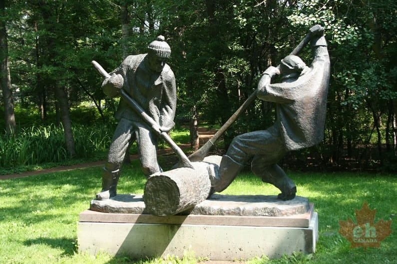 statue-84