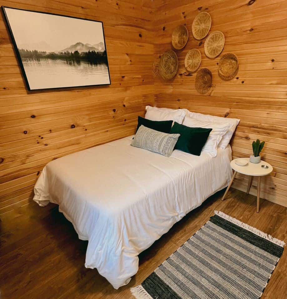 Bed bedroom cabin cottage nl decor modern rustic accommodation bedding bunk