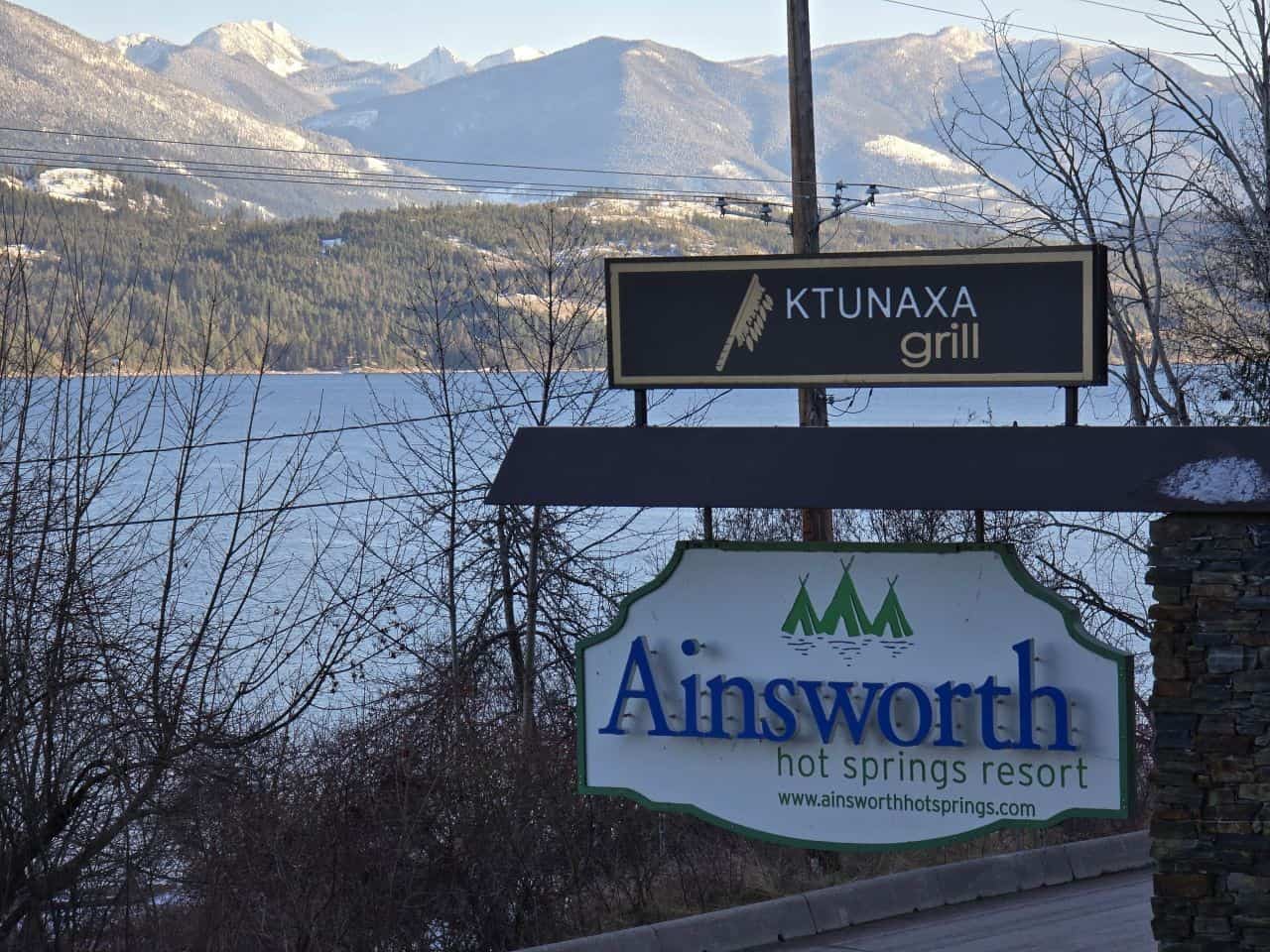 Tucked in along Kootenay Lake in British Columbia, the Ainsworth Hotsprings Resort offers 3 pools, hotel, giftshop and even a restaurant on site.