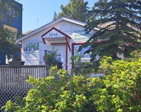 Old Town Glassworks looks like a small white and yellow house, however inside is a store and a workshop that creates beuatiful etched glass designs created from recycled wine bottles.