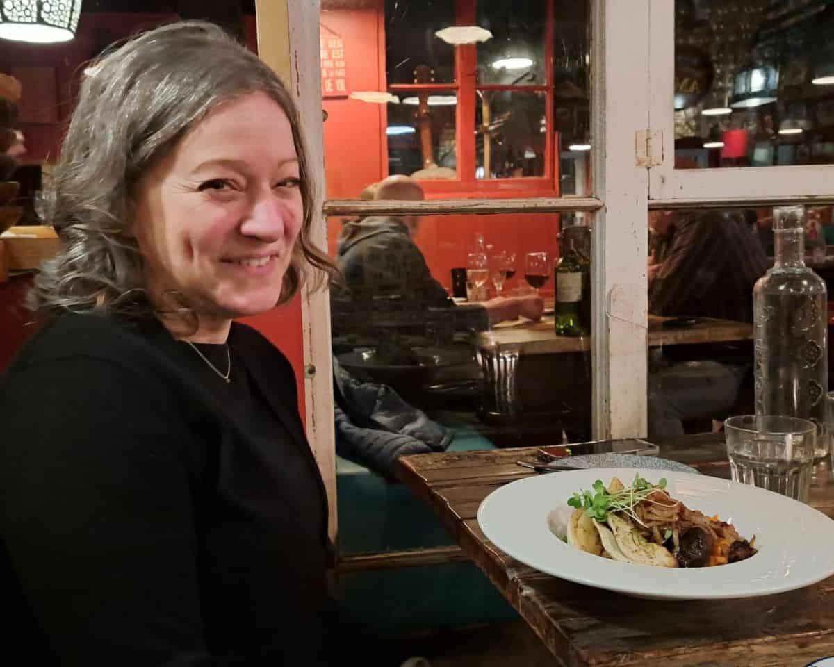 Bistro Barabouf is a popular restuarant to enjoy dinner at with friends in Beloil on Montreal's South Shore in Quebec Canada.