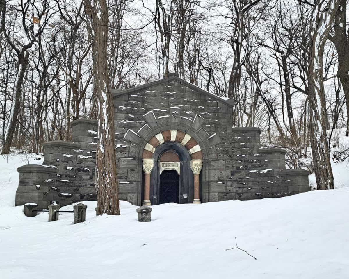 Mont Royal Cemetery is full of Canadian and Montreal history. Built in 1852 many famous Canadian's have been buried here over the years.
