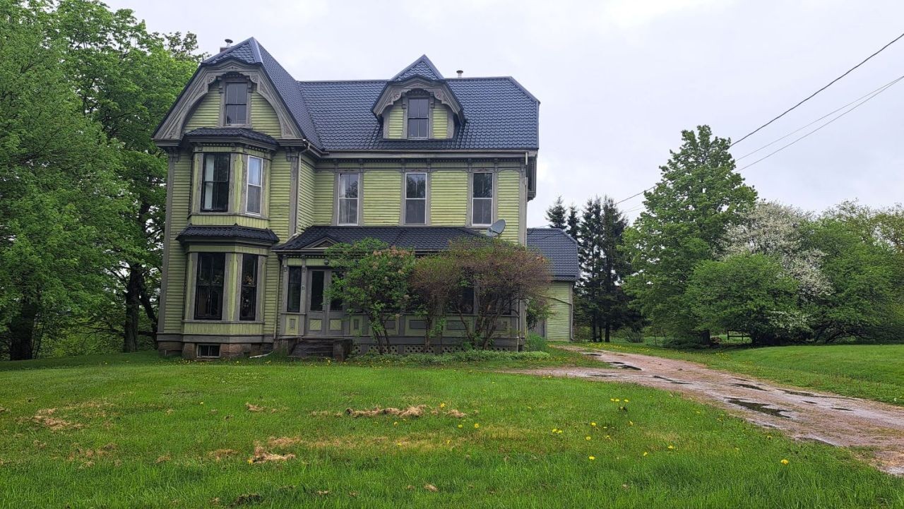 A historic two story Victorian era historic home in Dorchester New Brunswick. This is the home of the province's 9th Premier, Henry Robert Emmerson.