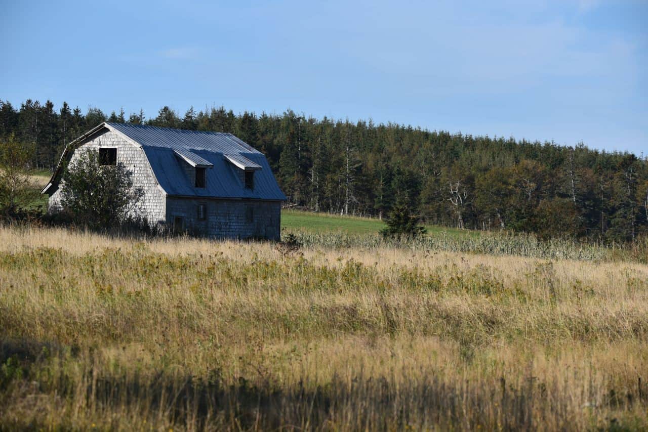 The Trans Canada Trail in Prince Edward Island traverses many different landscapes, offering epic scenery that ranges from coastal seascapes to rustic barns and peaceful fields.