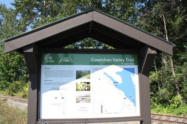 trail-sign-cowichan-valley-trail