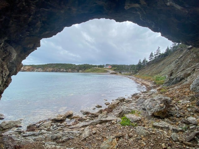 hidden-cave-at-end-of-beach