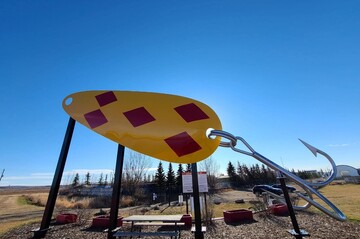 worlds-largest-fishing-lure