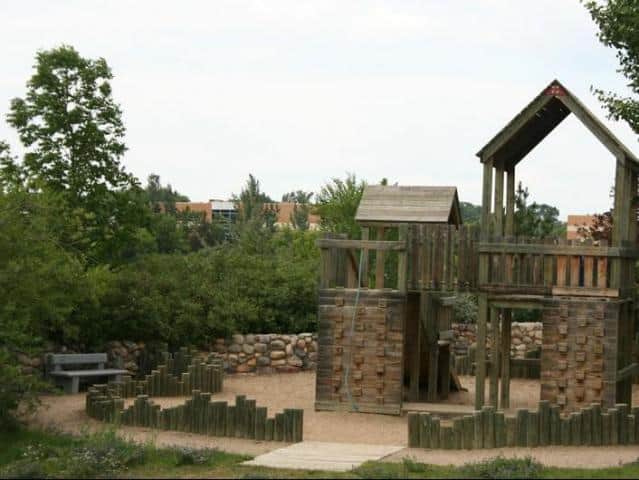 saskatoon-gabriel-dumont-park-playground