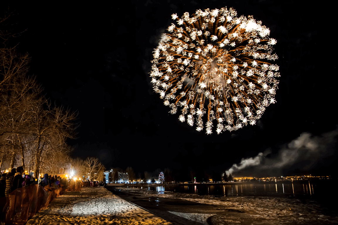 New Years Day Fireworks 2024 - Sylvan Lake Alberta.jpg