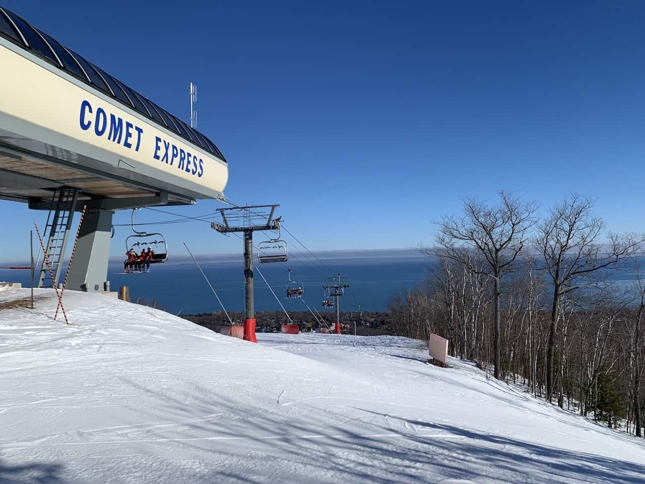 Top of the Comet Express at Craigleith Ski Club - The Comet Express is one of the 5 ski lifts offered at Craigleith Ski Club in The Blue Mountains, Ontario, Canada.
