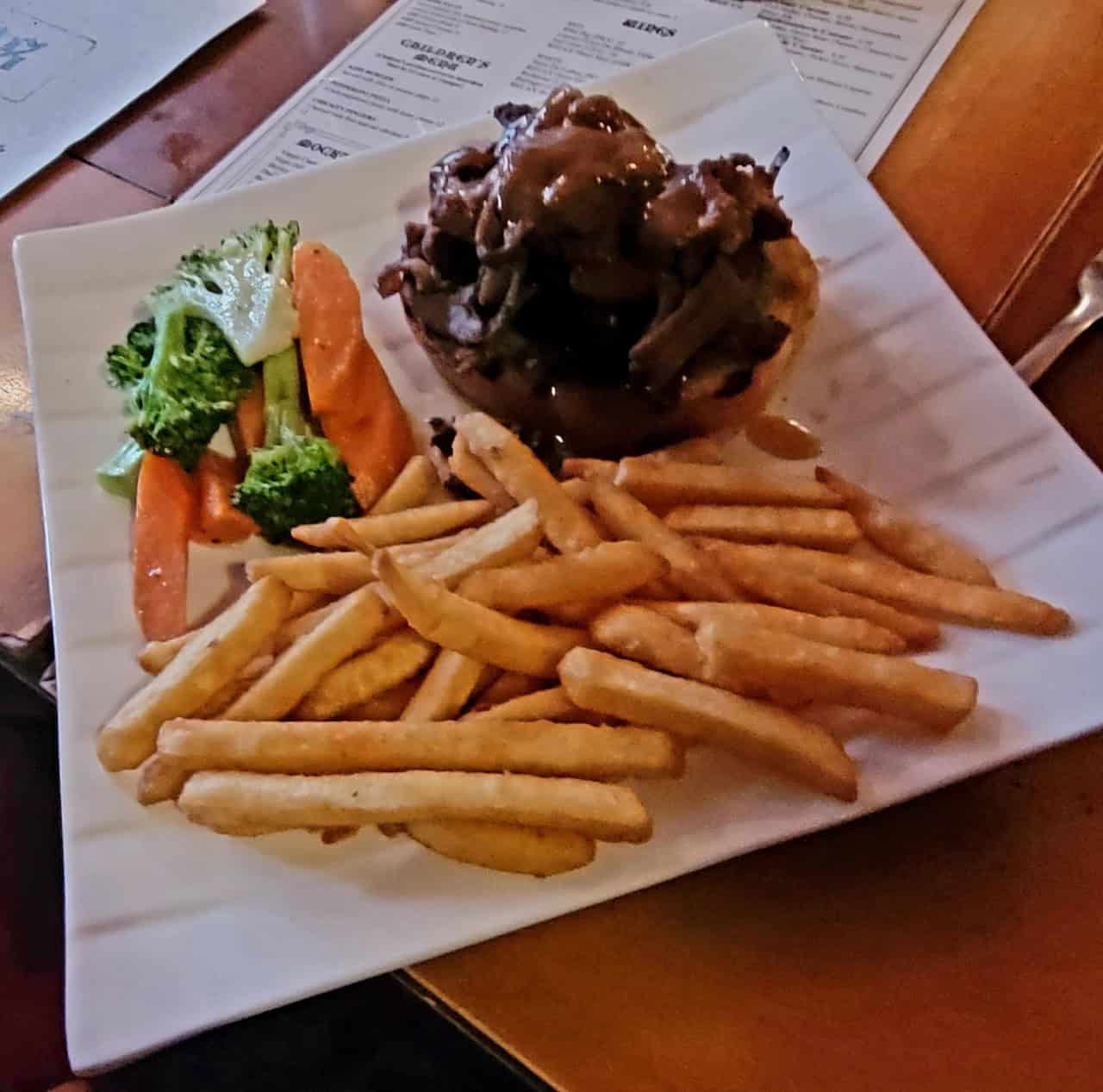 Great Fries & More at Hopkins Dining Parlour - Moose Jaw Saskatchewan - You will find not only great fries at Hopkins Dining Parlour but also Prime Rib, Chicken Wings, Seafood and much more! A unique restaurant in Moose Jaw, Saskatchewan Canada