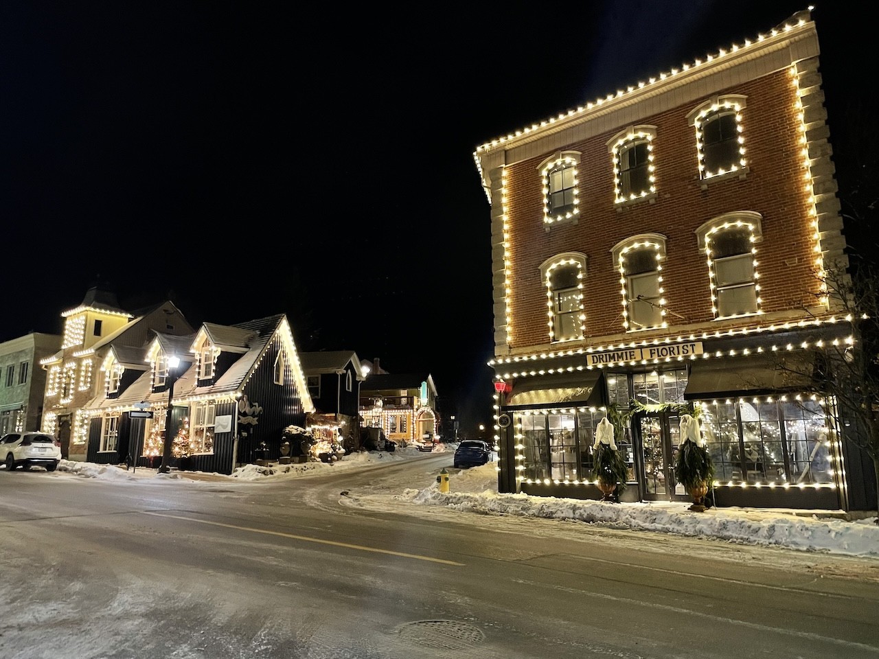 Elora Ontario Canadaa 2024-12-17 - The charming streets of this historic village are beautifully covered with festive decorations. Storefronts and windows are decorated with holiday displays.