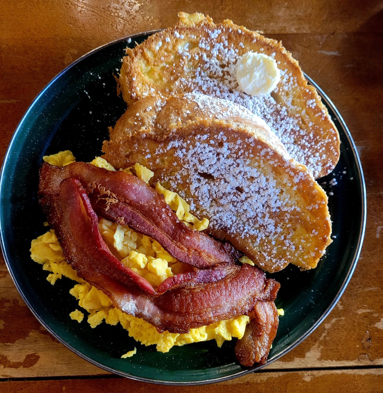 Hearty Breakfast at Big Bend Café - Revelstoke British Columbia Canada  - Before heading out hiking, biking or skiing, start your day with a hearty breakfast at Big Bend Café in Revelstoke, British Columbia, Canada.
Open 7:30 am to 2:30 pm daily