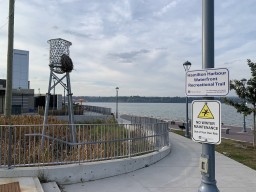 Hamilton-Harbour-Waterfront-Recreational-Trail-in-Copps-Pier-Park