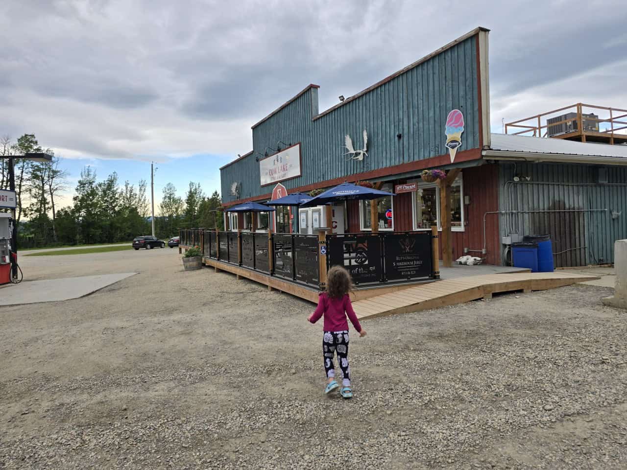 Cow Lake Store and Restaurant - Just minutes away from the campground, you'll find the Cow Lake Store and gas station. In addition to George's Kitchen, a nice little restaurant. 