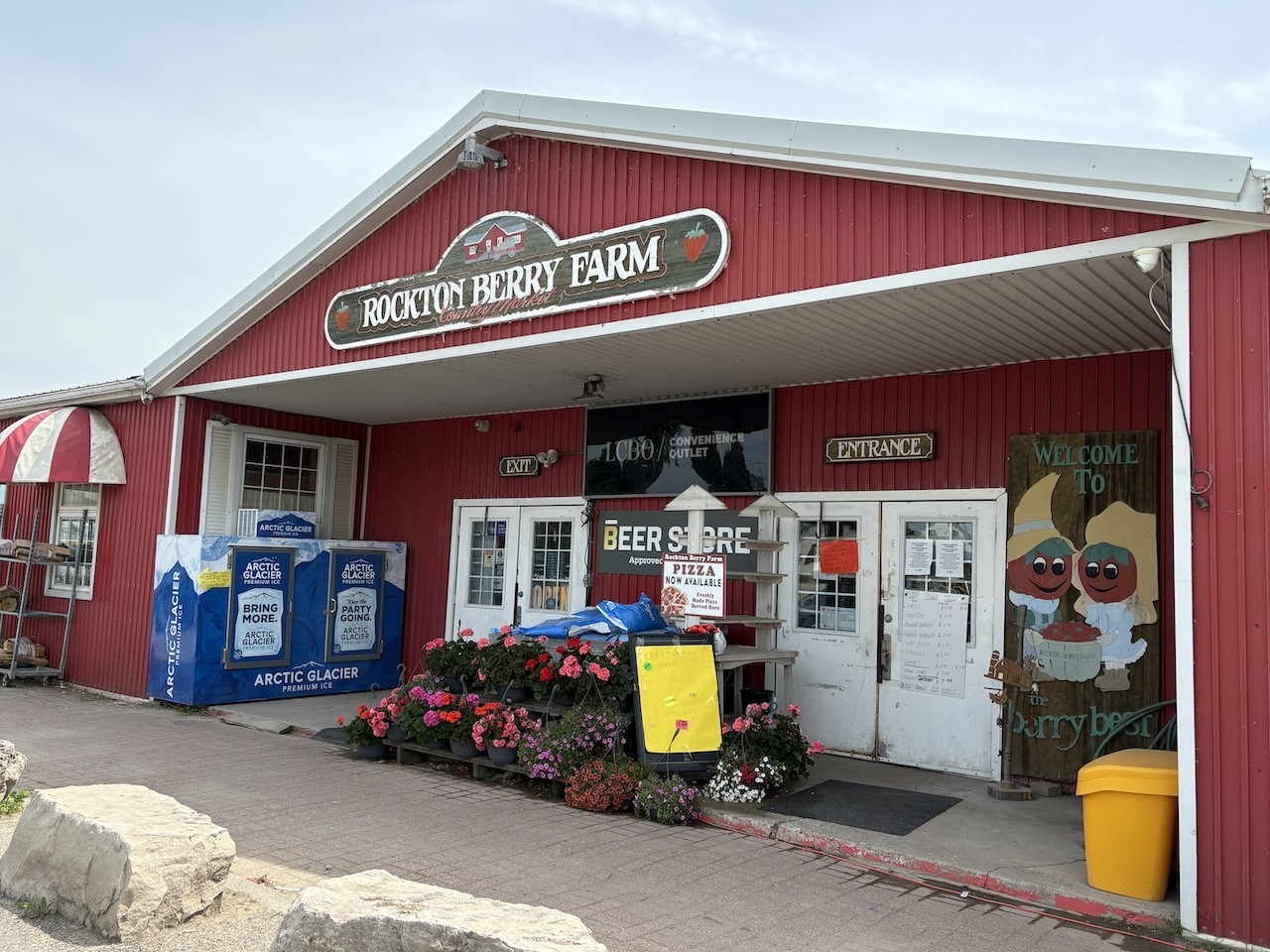 Rockton-Berry-Farm-Storefront - Rockton Berry Farm is a small countryside store located on Old Hwy 8 in Rockton, Ontario, Canada. 