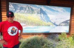 Canadians Enjoying Canada Adventures 