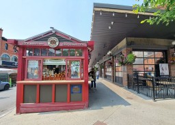 Byward Market Maple Syrup Stop
