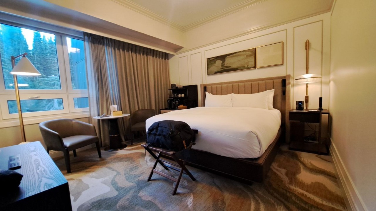 Elegant Guest Room with Lake and Mountain Views - Elegant, comfortable rooms offer restful nights. Guests are surrounded by mountain quiet, making every Stay in Banff Lake Louise memorable.