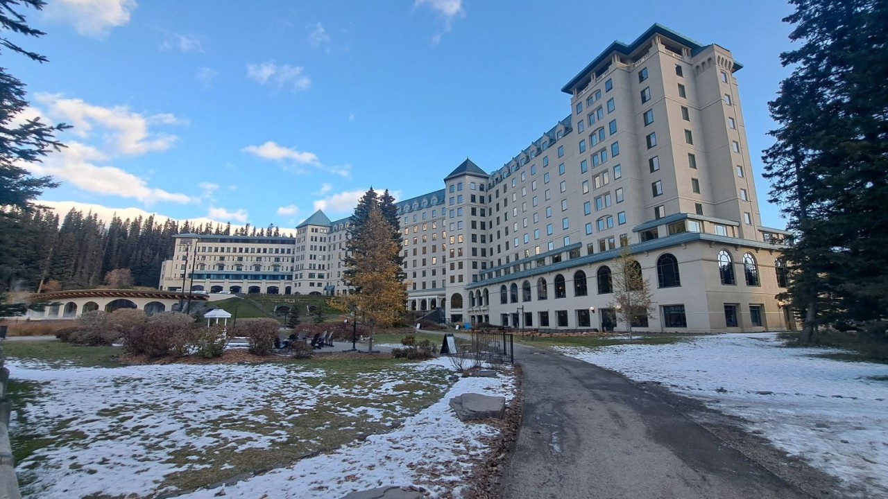 Luxury Resort Overlooking Lake Louise and the Canadian Rockies - This five-star retreat offers refined rooms and world-class dining. Postcard-perfect lake views create a signature Stay in Banff Lake Louise experience. Comfort, nature, and luxury are all included.