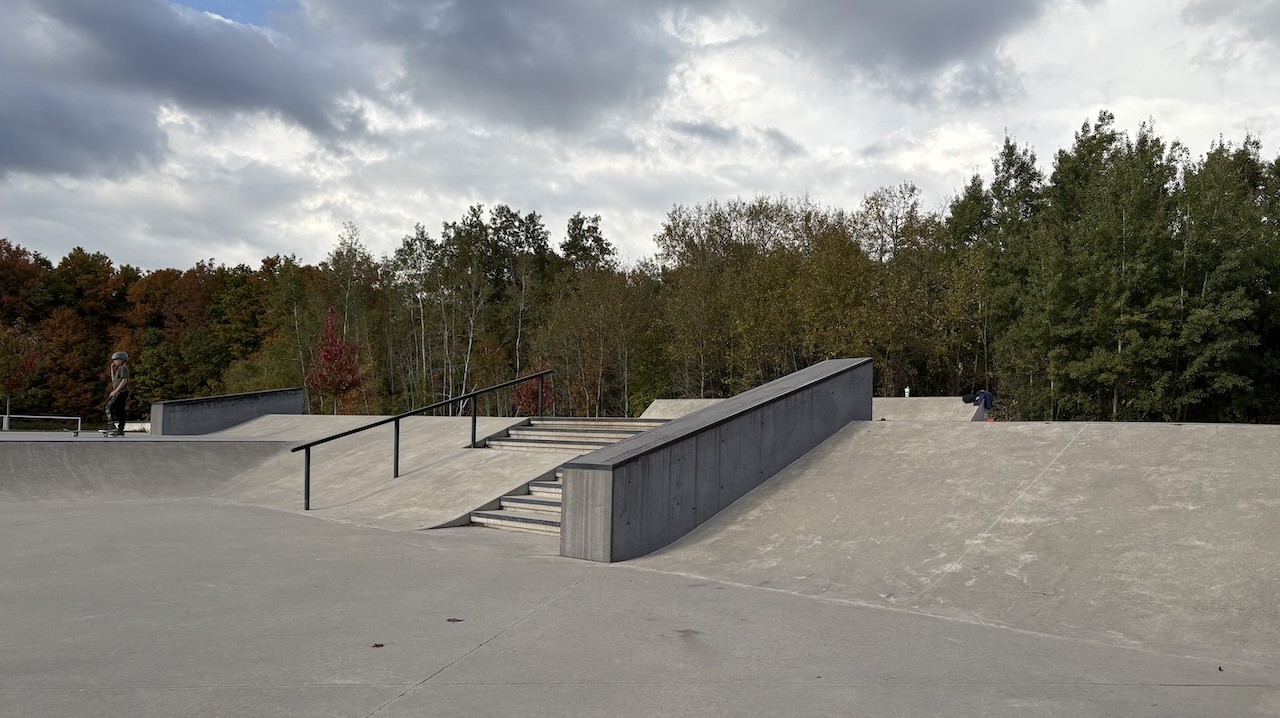 Features-at-3-Musketears-Skatepark - Many of the elements at the 3 Musketears Skate Park are designed with both skateboarding and scootering in mind, ensuring that every visitor finds terrain suited to their style. 