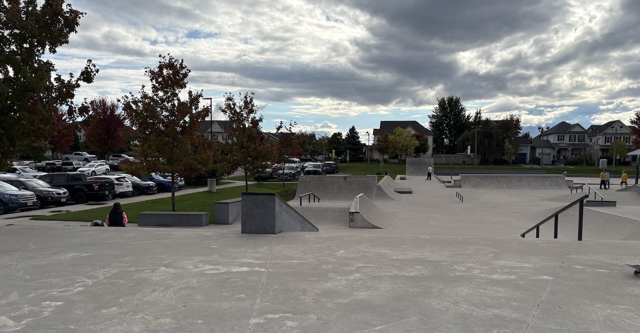Parking-and-Ramps-at-3-Musketears-Skatepark - The parking area for the 3 Musketears Skate Park is shared with the Acton Arena & Community Centre. There are lots of parking spaces, but it can be quite busy at times.