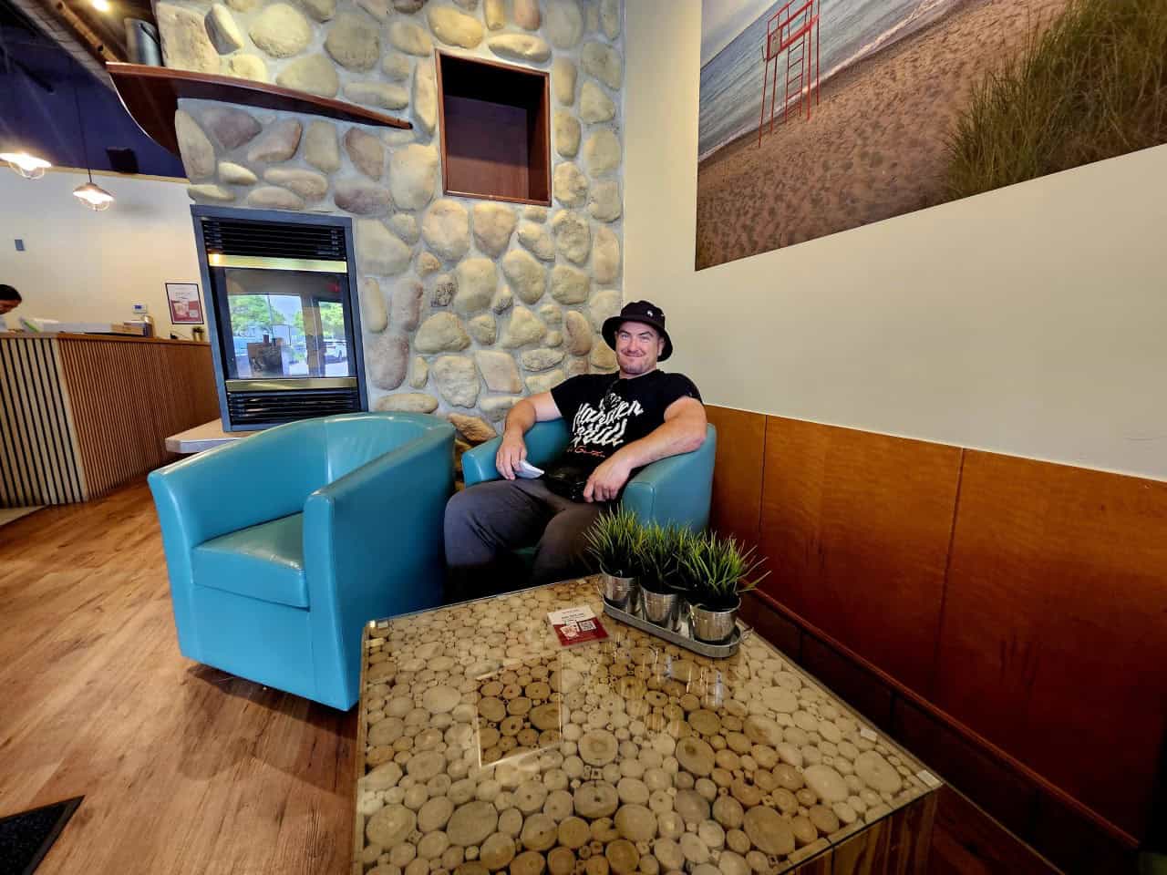 Cozy Seating at Coffee Lodge Finch - Sarnia Ontario Canada  - Coffee Lodge on Finch Drive is a great place to meet up with friends. Cozy seating and friendly atmosphere, a visit to Coffee Lodge is a must next time you are in Sarnia Ontario Canada. 