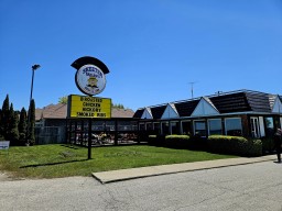 Skeeter Barlows Family Friendly Grill & Pub Brights Grove Ontario Canada 