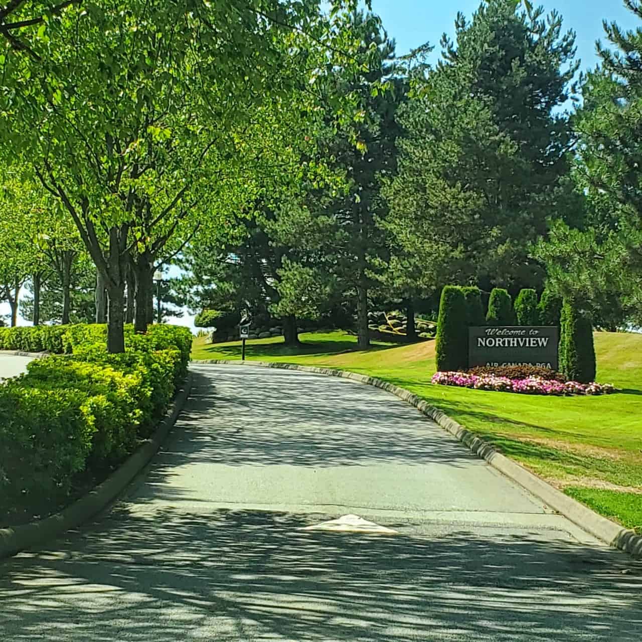 Welcome to Northview Golf Course  - I always look forward to lunch or an afternoon coffee with dessert at Duffey's Sports Grill. It is in such a beautiful location and the grounds are lovely. 